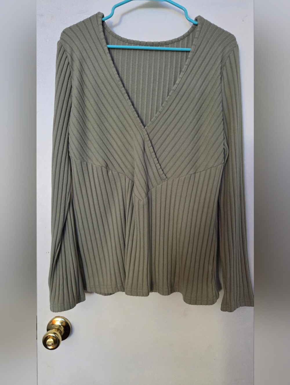 Women’s XL Olive Green Ribbed Deep V-Neck Long Sleeve Top